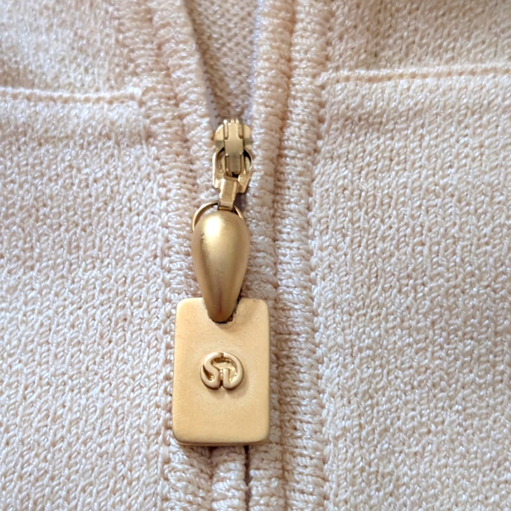St.John Sport Delicate Butter Cream 2 Piece Twin-set Knit Zip-Up Cardigan & Tank - Picture 6 of 9